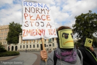 Popieramy strajk w Amazonie. Dość śmieciowych um&oacute;w i głodowych pensji!